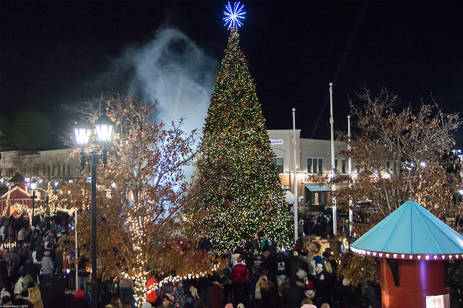 Levis Commons Tree Lighting & Christmas Kickoff