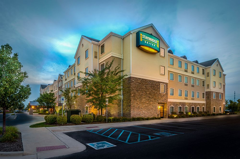 Staybridge Suites – Toledo/Maumee