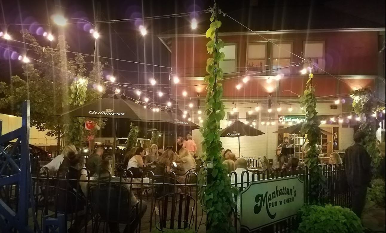 Manhattan’s Pub ‘N Cheer