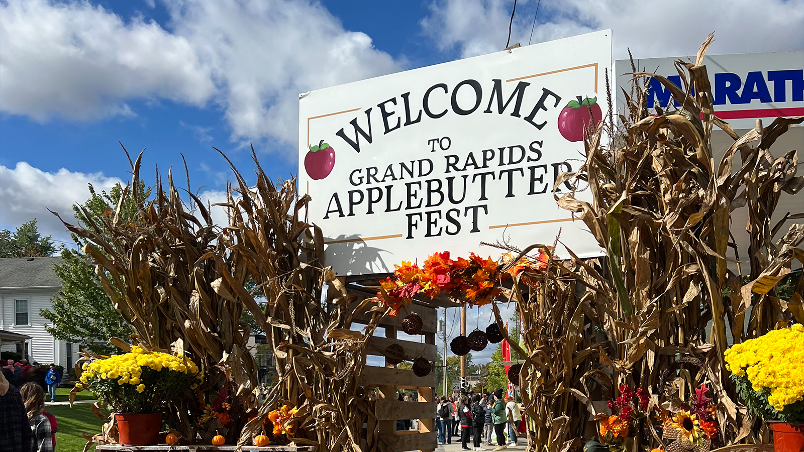 apple butter festival sign in Grand Rapids, Ohio at the apple butter festival